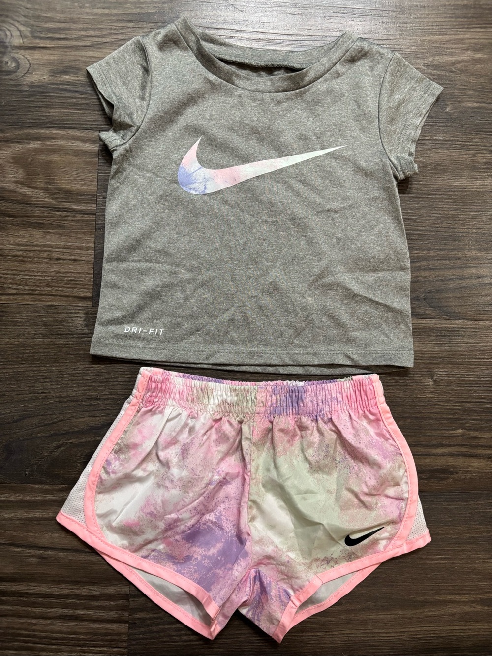Nike Girls toddler Gray Tee & Pink Purple tie-dye Athletic Set - Size 18 months
